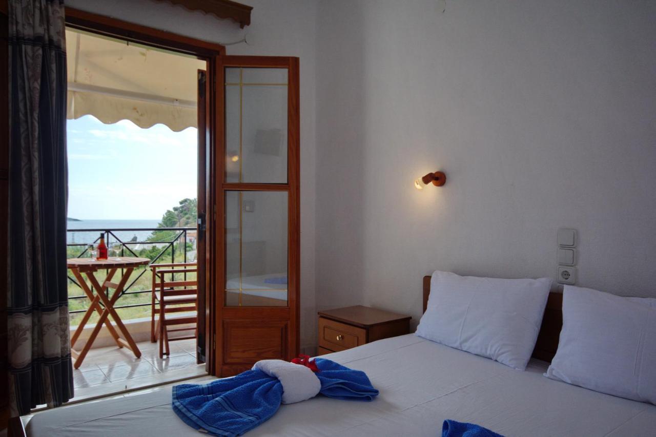Nikis Rooms Kalamakia Esterno foto