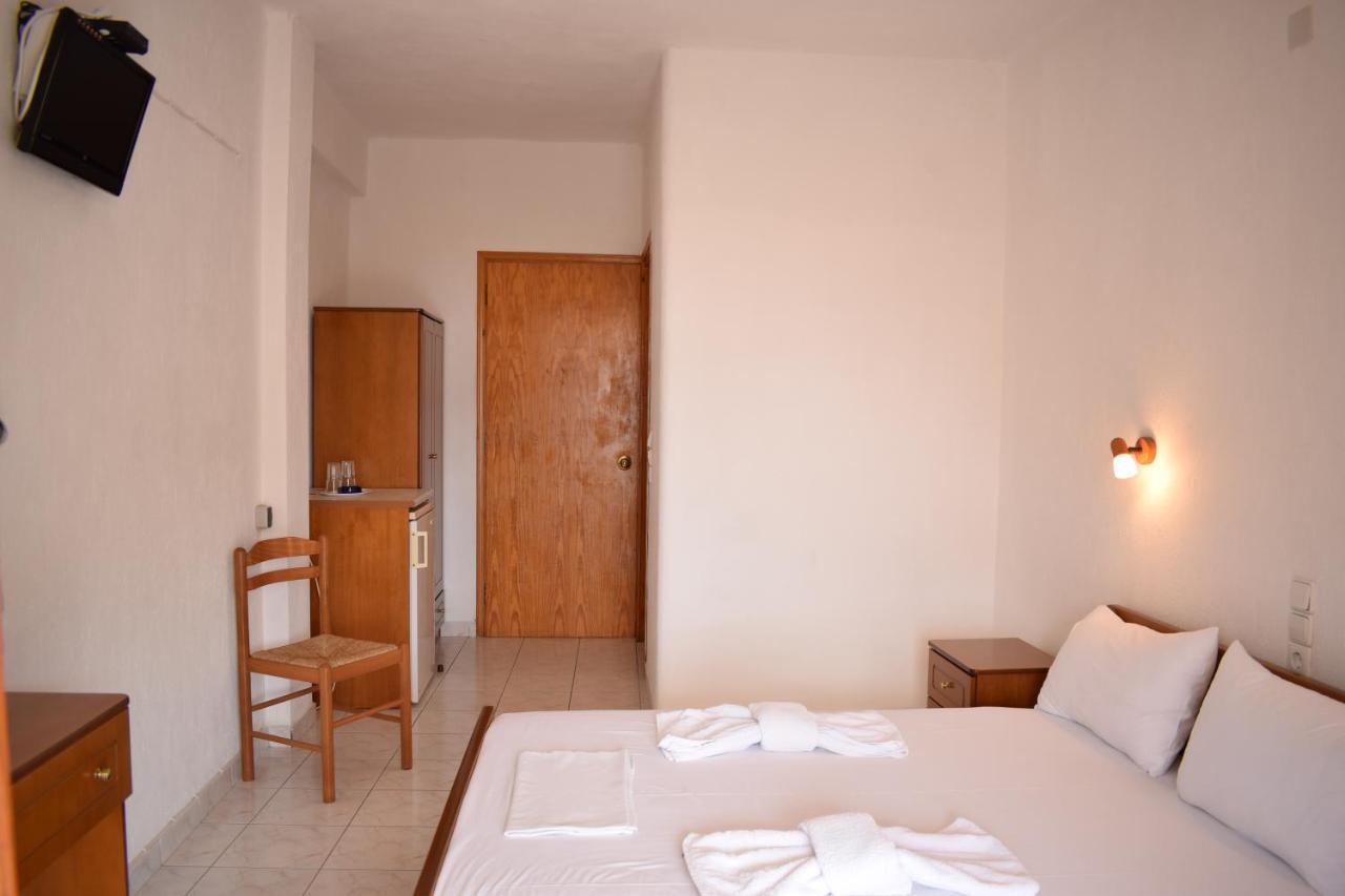 Nikis Rooms Kalamakia Esterno foto