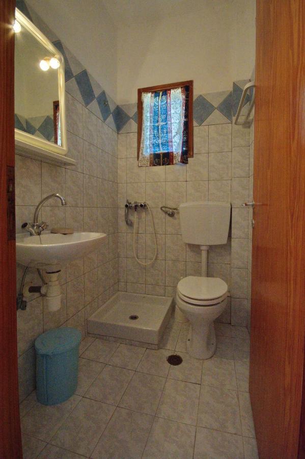 Nikis Rooms Kalamakia Esterno foto