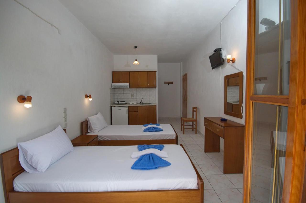 Nikis Rooms Kalamakia Esterno foto