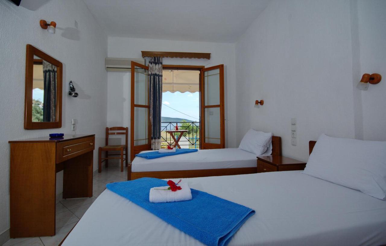 Nikis Rooms Kalamakia Esterno foto