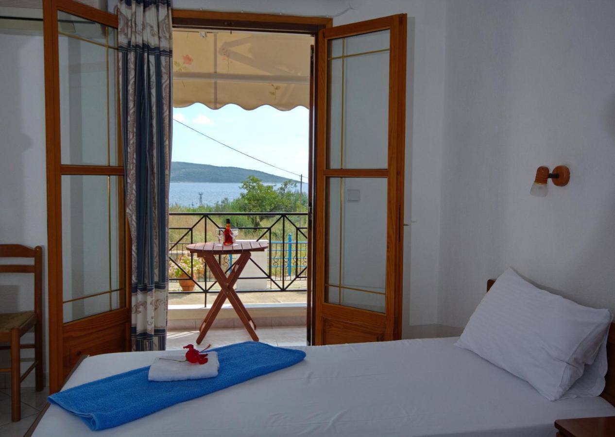 Nikis Rooms Kalamakia Esterno foto
